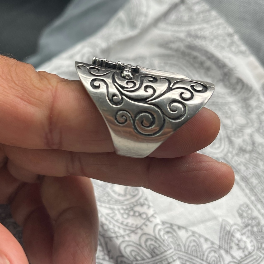 Ring - Picture 5 of 7
